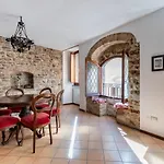 Le Finestre Sul Corso Roomy With Terrace Appartement Assise