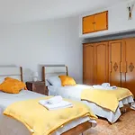 Appartement Le Finestre Sul Corso Roomy With Terrace Assise