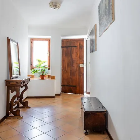 Guesthost - Le Finestre Sul Corso Roomy With Terrace *