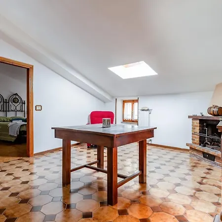 Apartment Guesthost - Le Finestre Sul Corso Roomy With Terrace