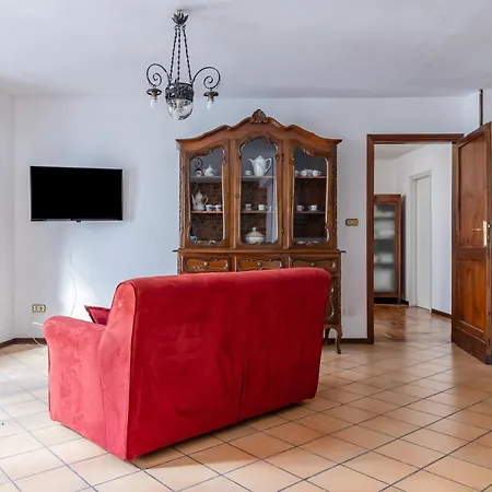 Guesthost - Le Finestre Sul Corso Roomy With Terrace Lejlighed
