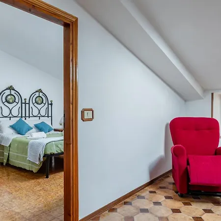 Appartement Le Finestre Sul Corso Roomy With Terrace Assise