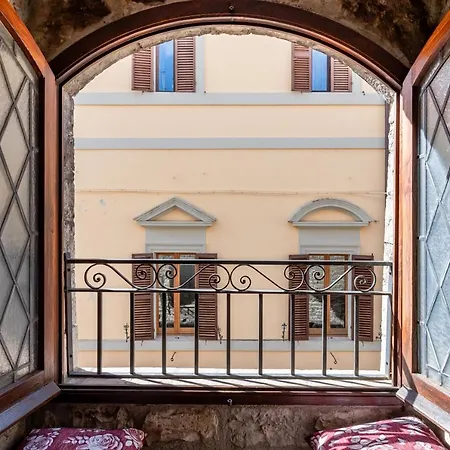 Le Finestre Sul Corso Roomy With Terrace * Assise